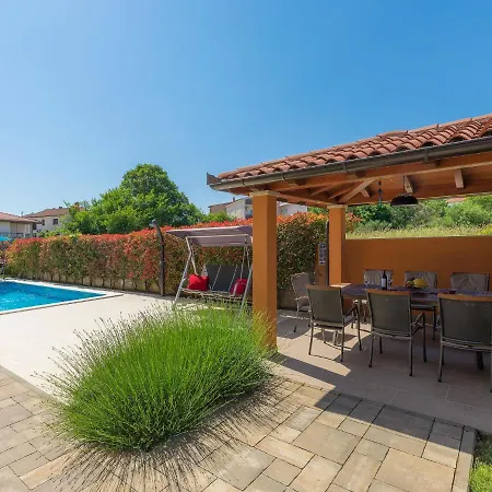 Linden Tree By Interhome