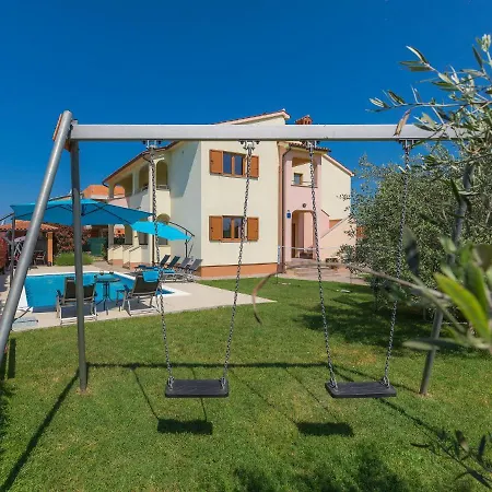 Linden Tree By Interhome *