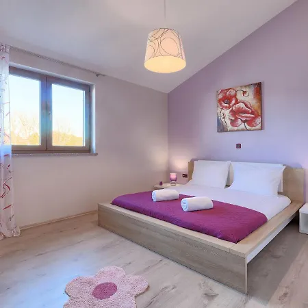 Linden Tree By Interhome Vikendica *