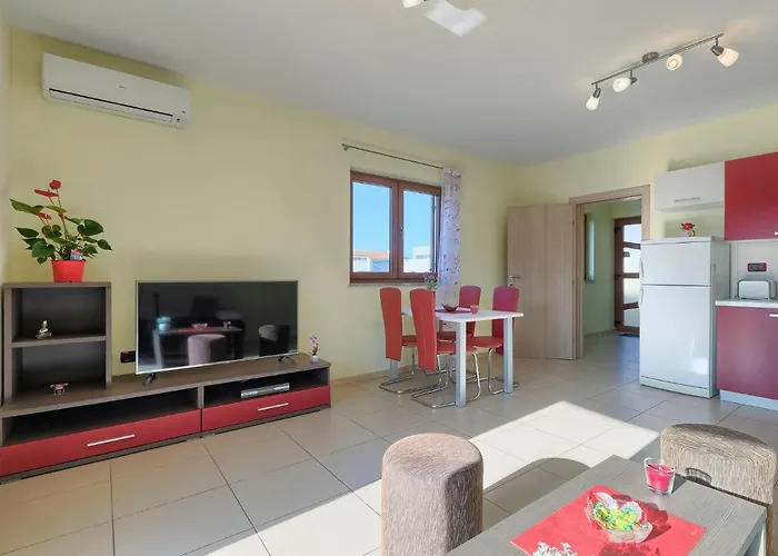 Linden Tree By Interhome Feriehus