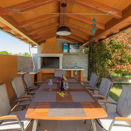 Holiday home Linden Tree By Interhome *