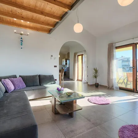 Linden Tree By Interhome Vakantiehuis Pula