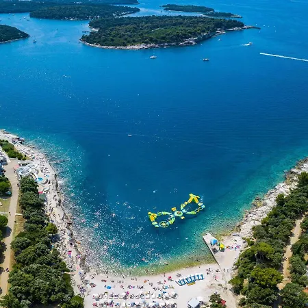 Linden Tree By Interhome * Pula