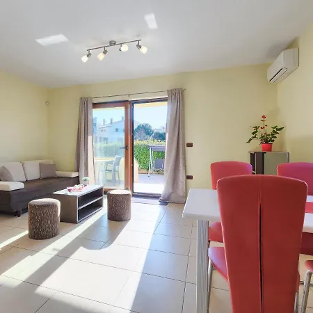 Linden Tree By Interhome