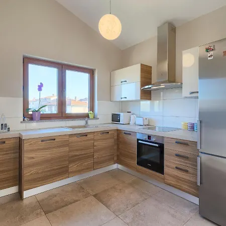 Linden Tree By Interhome