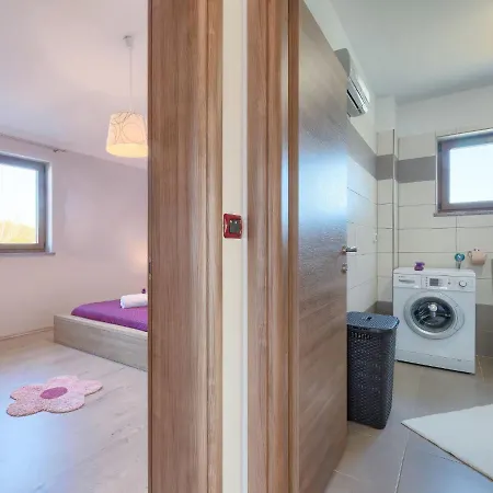 Linden Tree By Interhome Vakantiehuis Pula