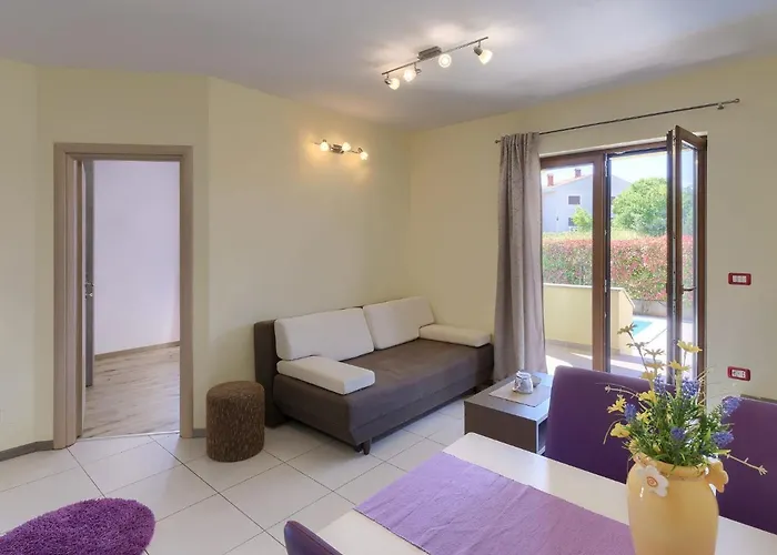 Linden Tree By Interhome * Póla