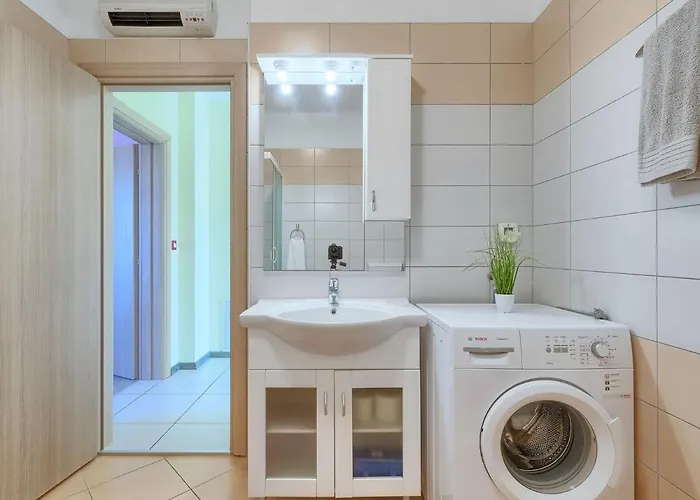 Linden Tree By Interhome Nyaraló *