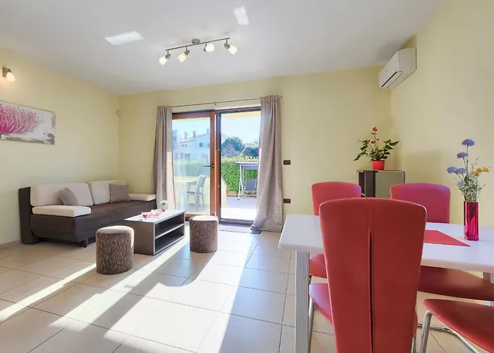 Linden Tree By Interhome