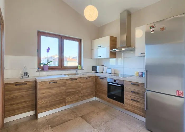 Linden Tree By Interhome