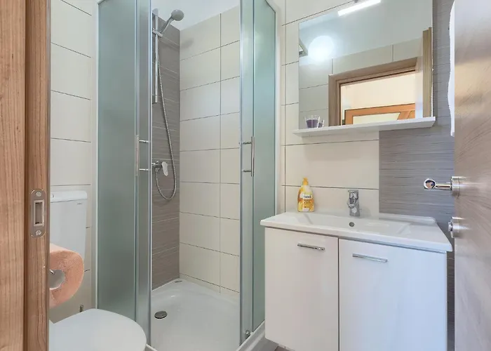 Linden Tree By Interhome