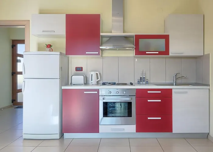 Linden Tree By Interhome Nyaraló Póla