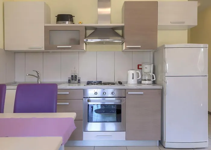 Linden Tree By Interhome