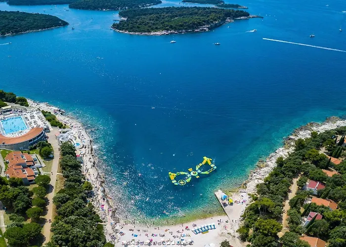 Linden Tree By Interhome * Pula